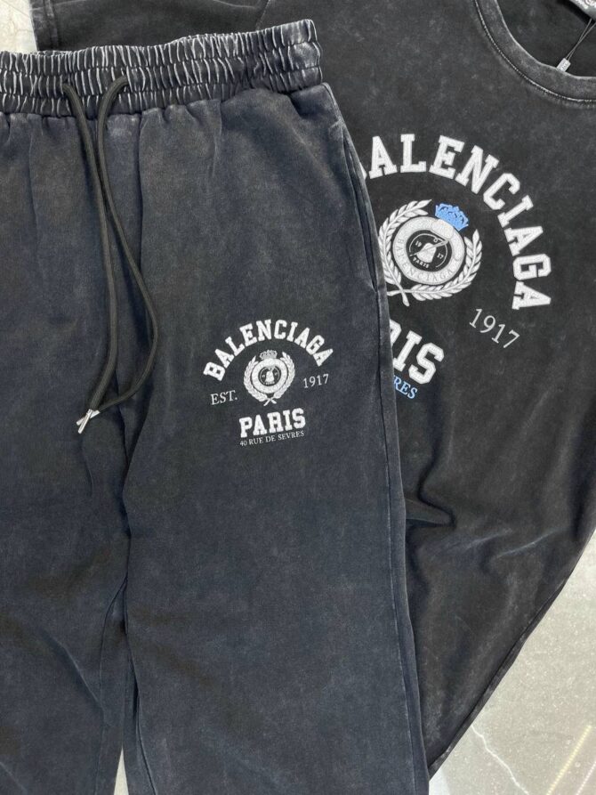 Костюм Balenciaga