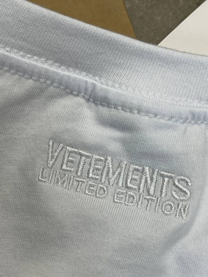 Футболка Vetements