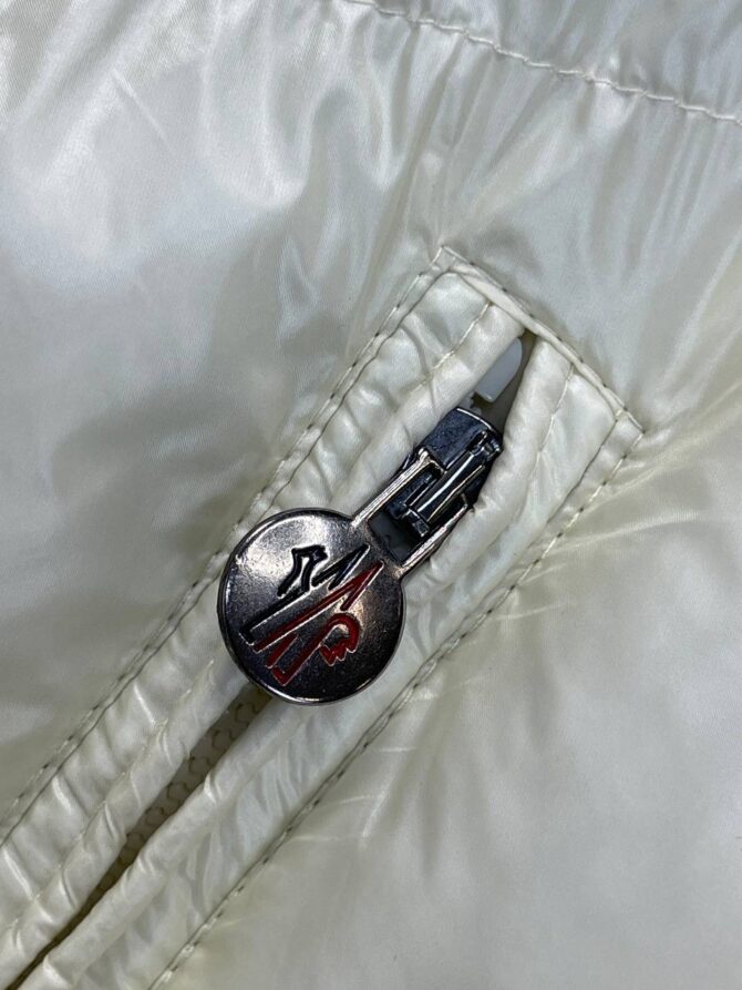 Пуховик Moncler