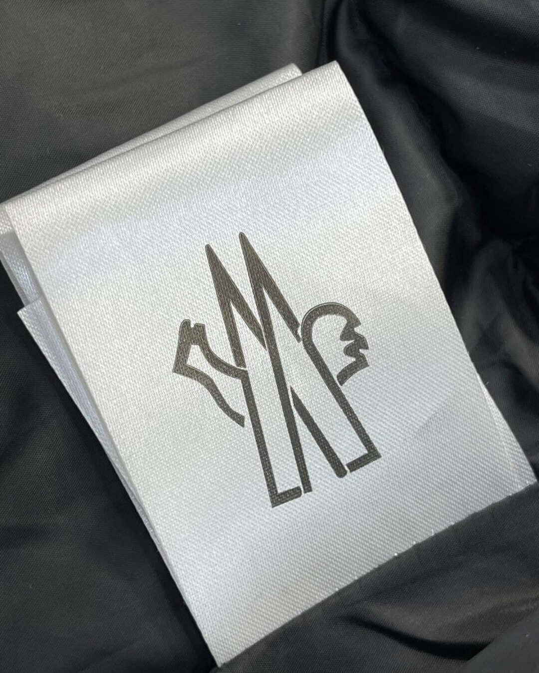 Пуховик Moncler