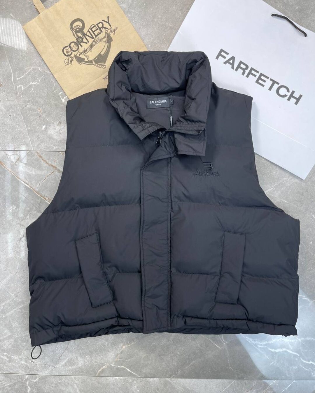 Жилет Balenciaga