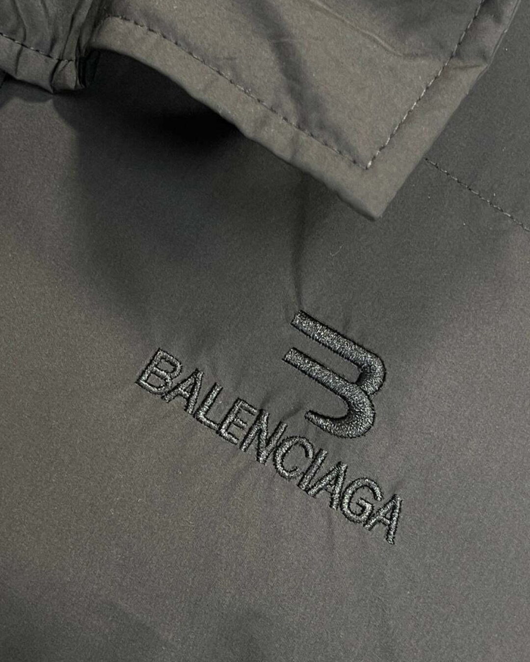Жилет Balenciaga — фото 4