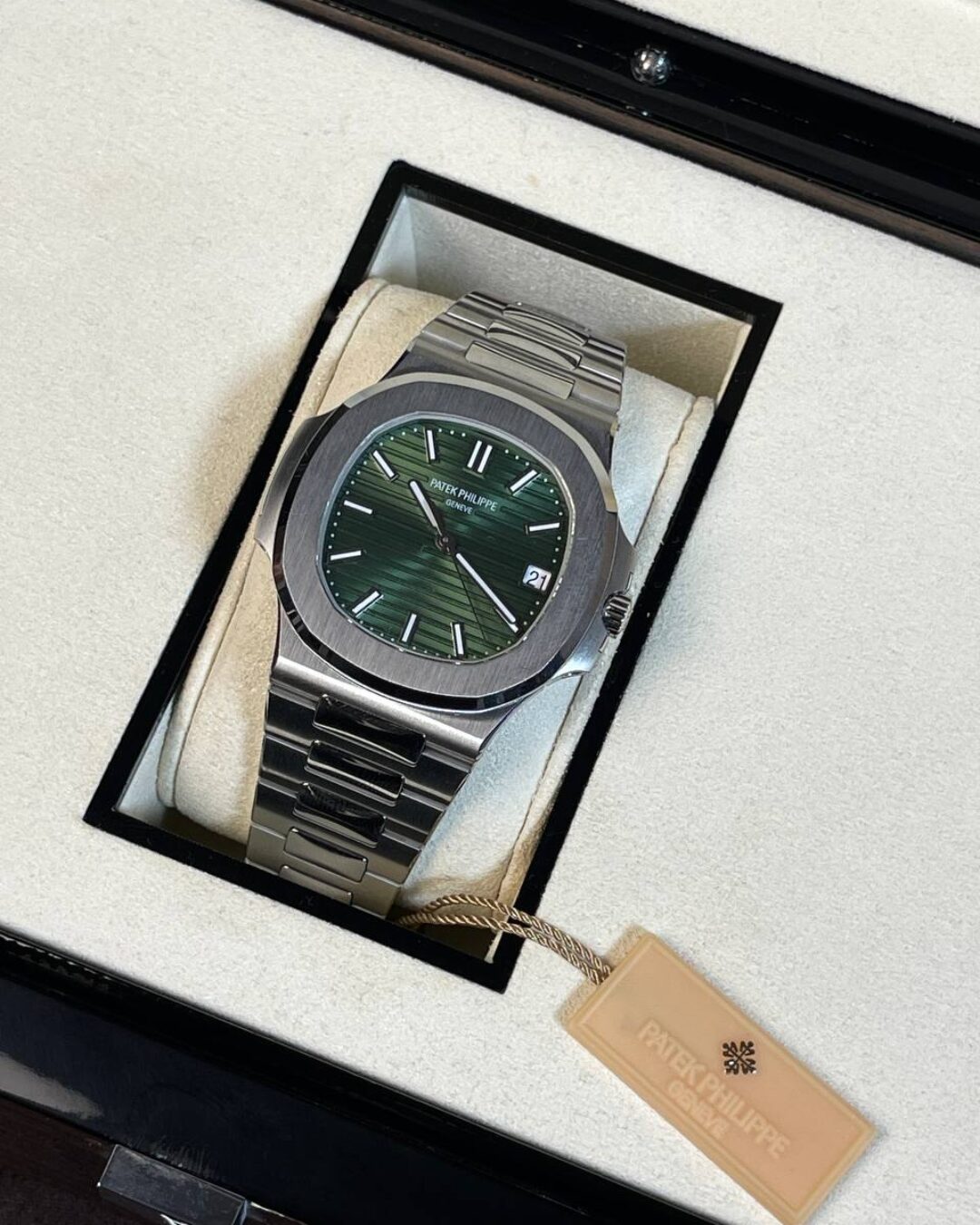 Часы Patek Philippe Nautilus — фото 5
