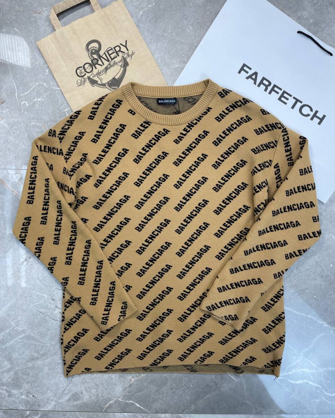 Свитер Balenciaga