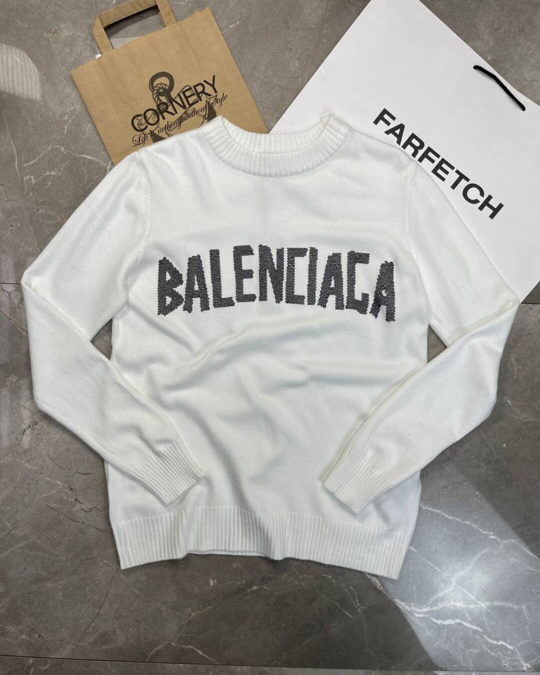 Свитер Balenciaga