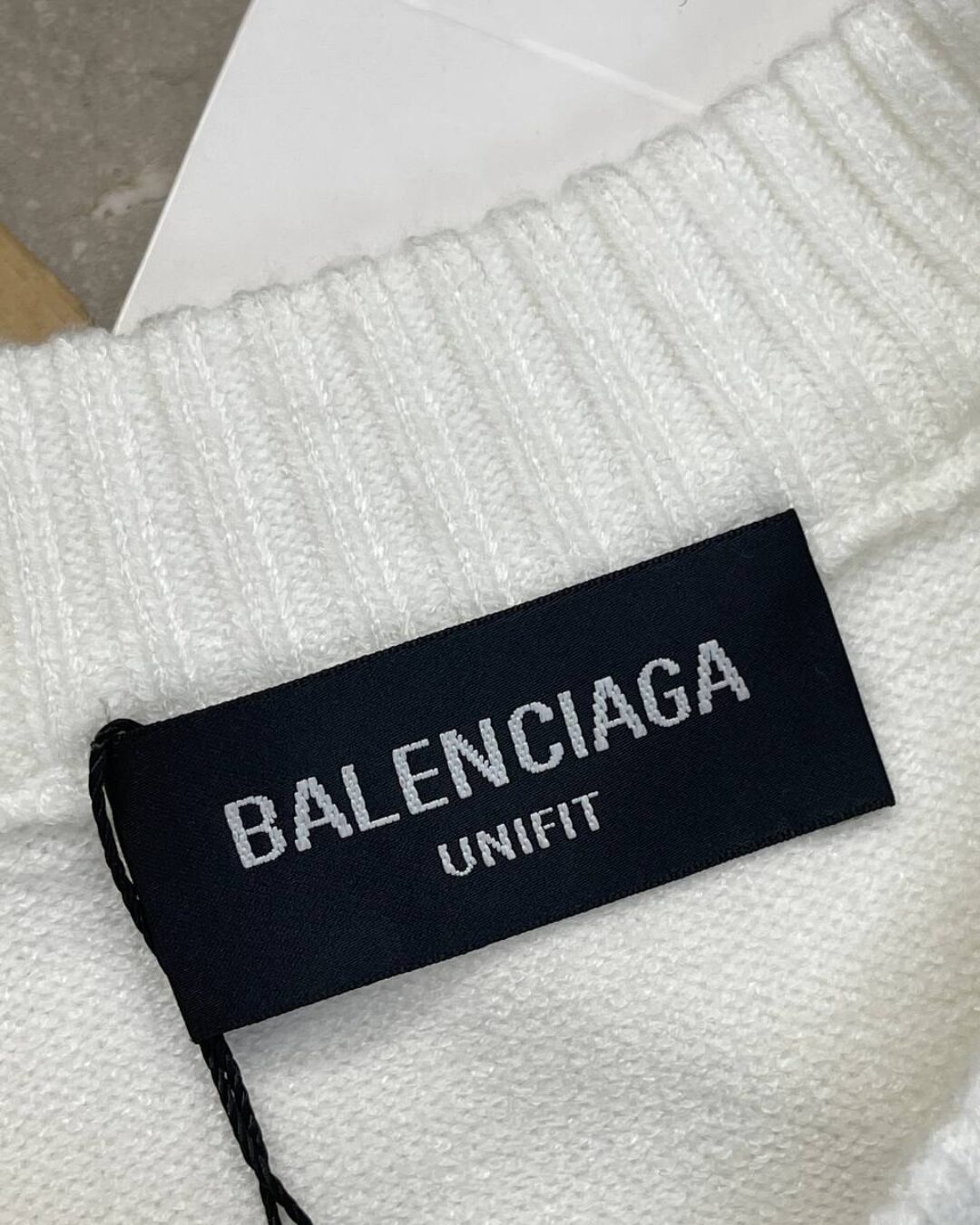 Свитер Balenciaga — фото 5