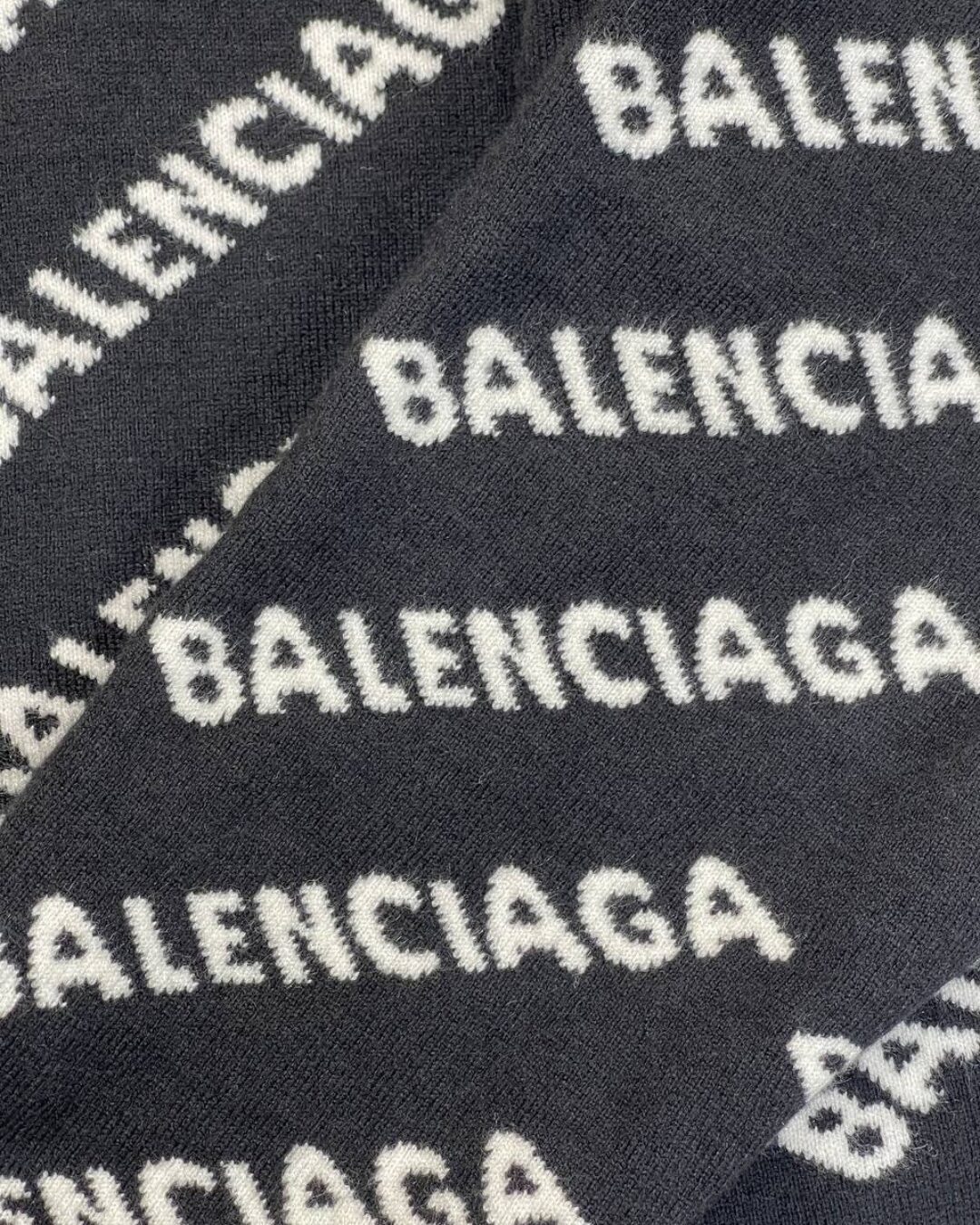 Свитер Balenciaga — фото 5