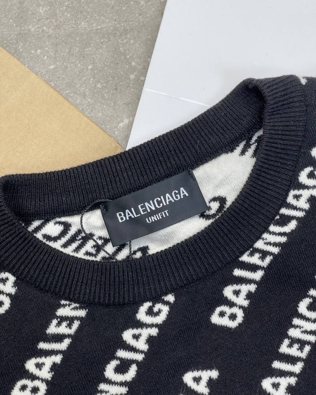 Свитер Balenciaga — фото 8
