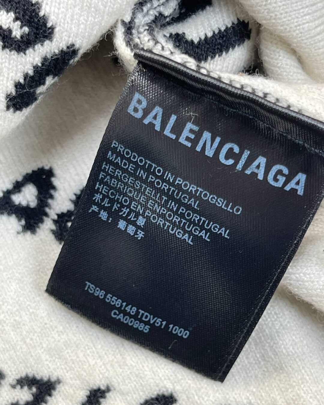 Свитер Balenciaga — фото 9