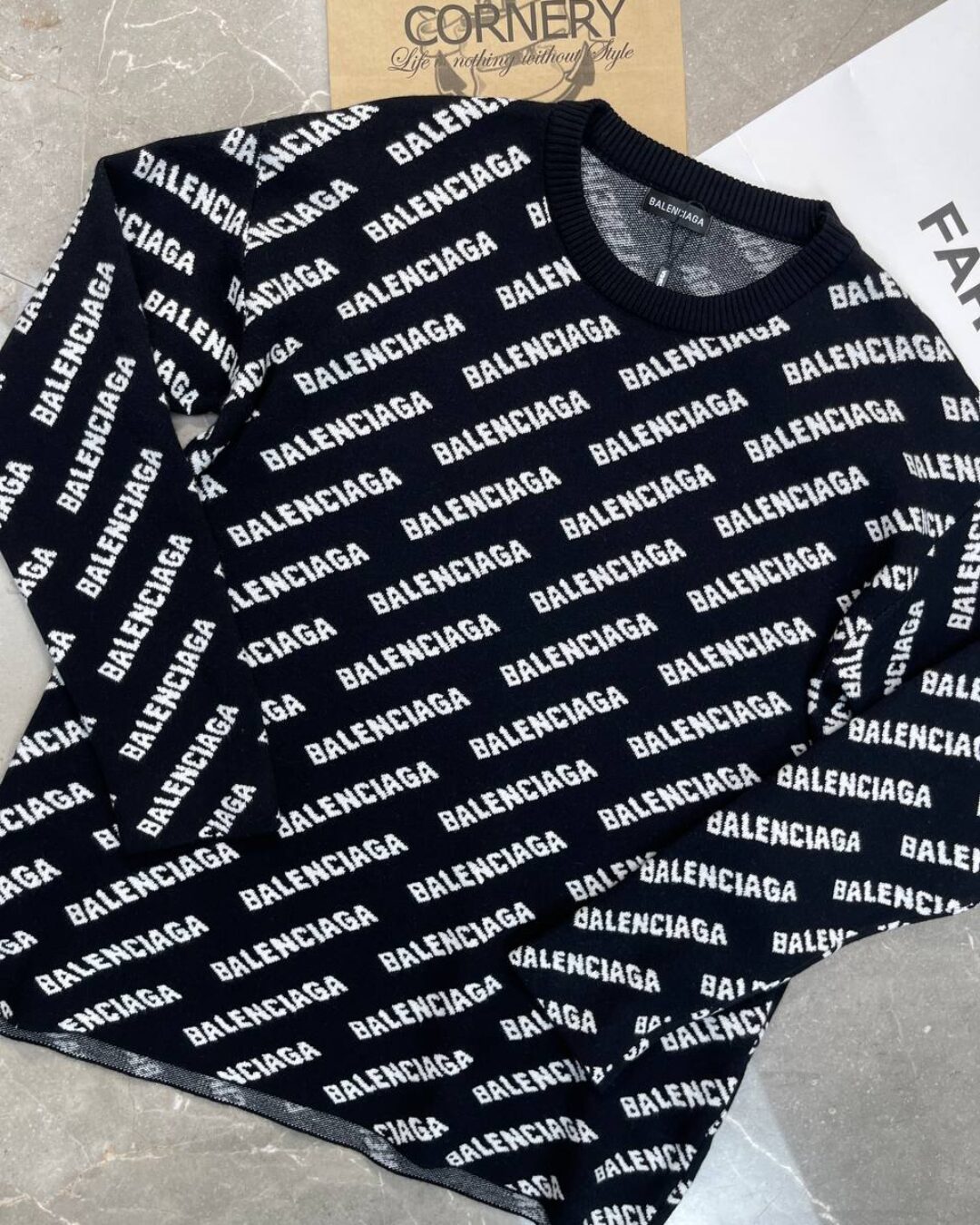Свитер Balenciaga — фото 3