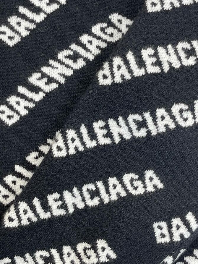 Свитер Balenciaga