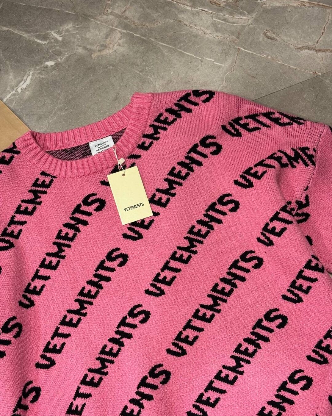 Свитер Vetements