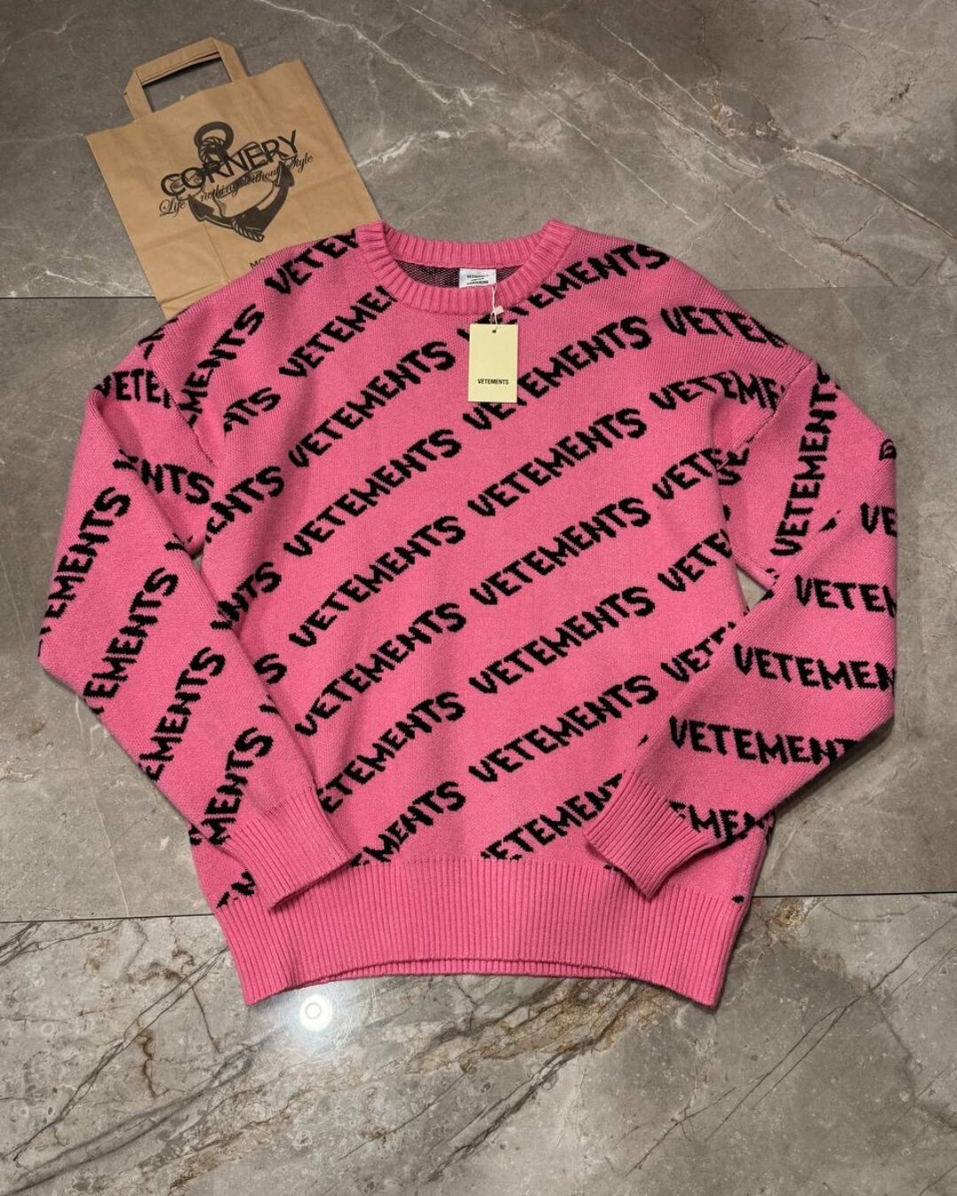 Свитер Vetements