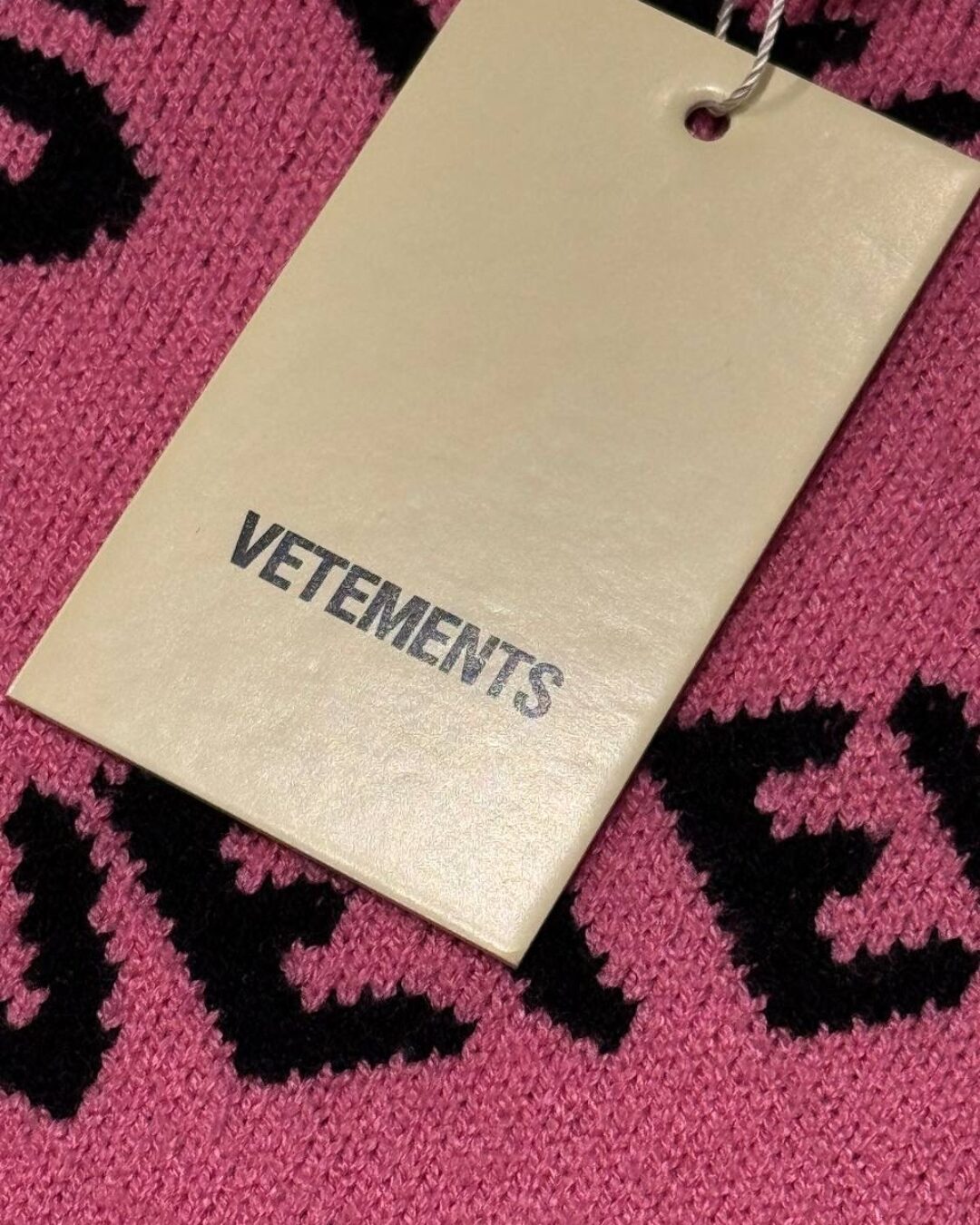 Свитер Vetements