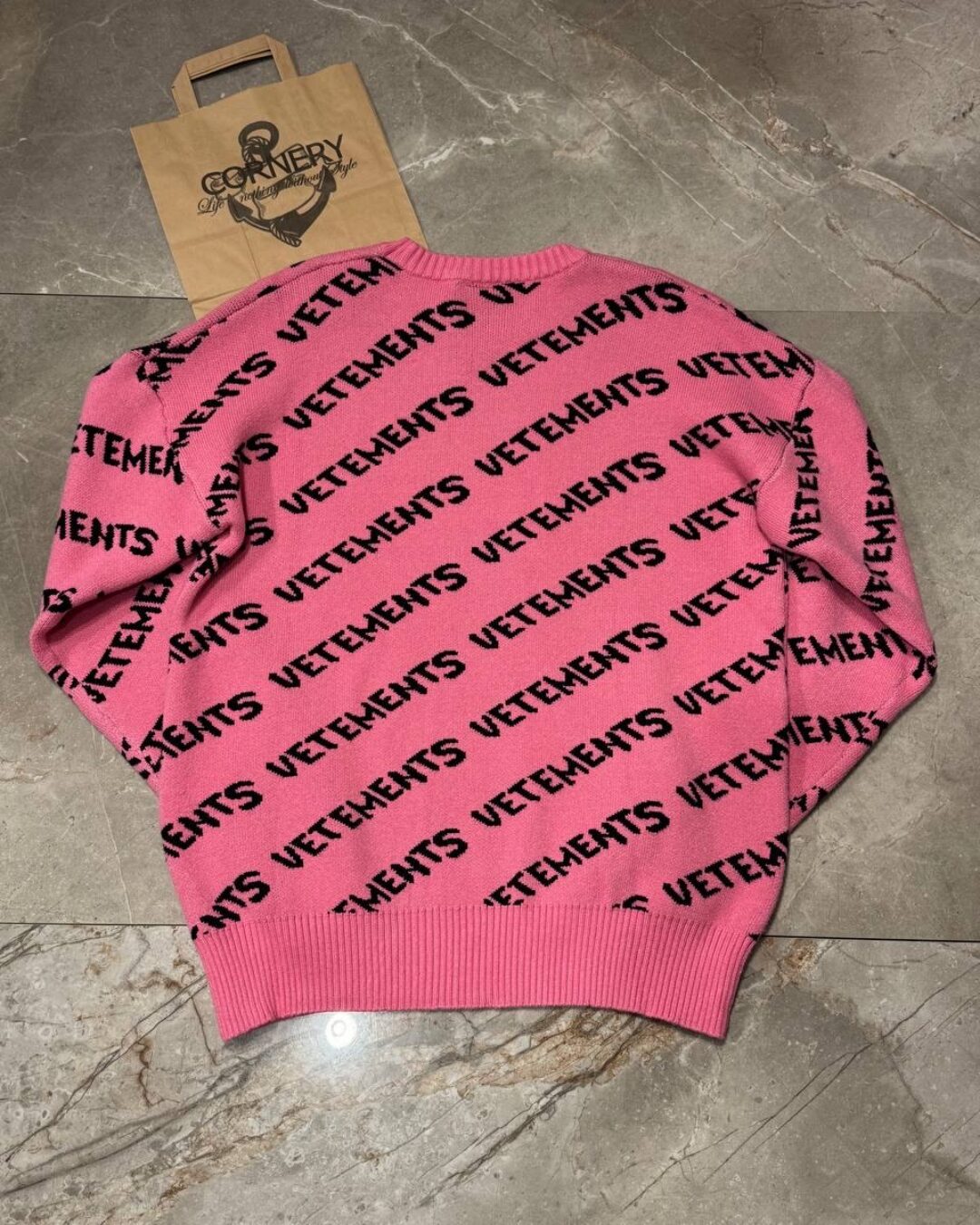 Свитер Vetements