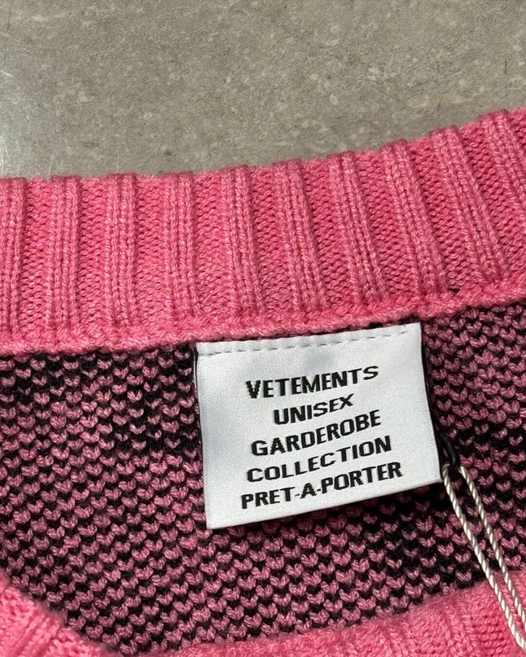 Свитер Vetements