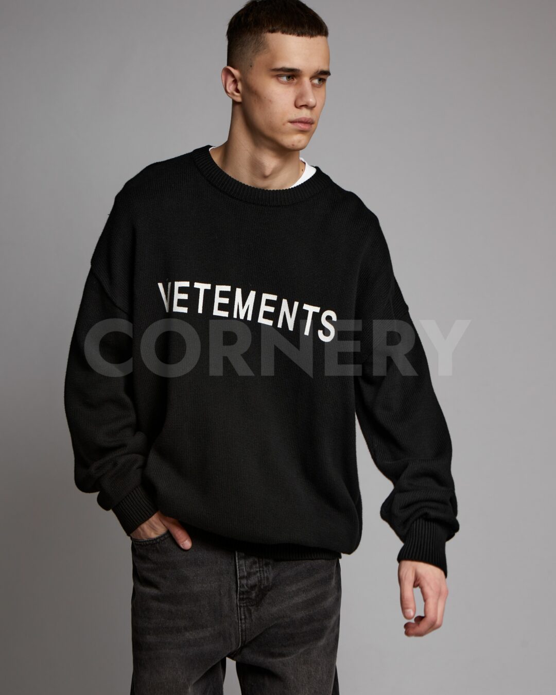 Свитер Vetements