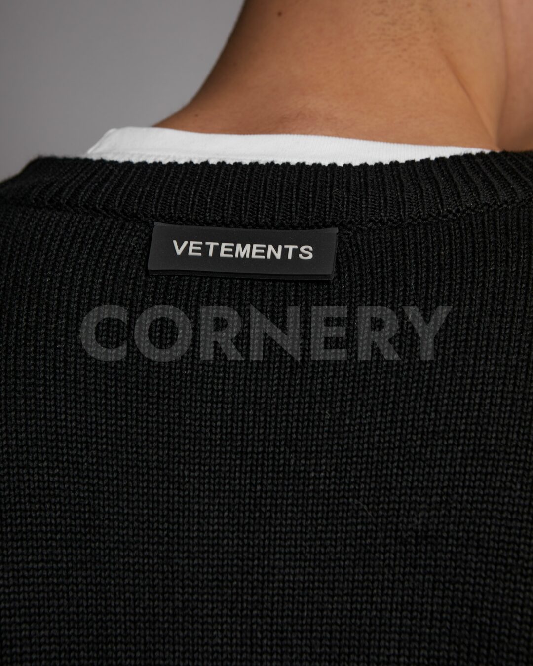Свитер Vetements