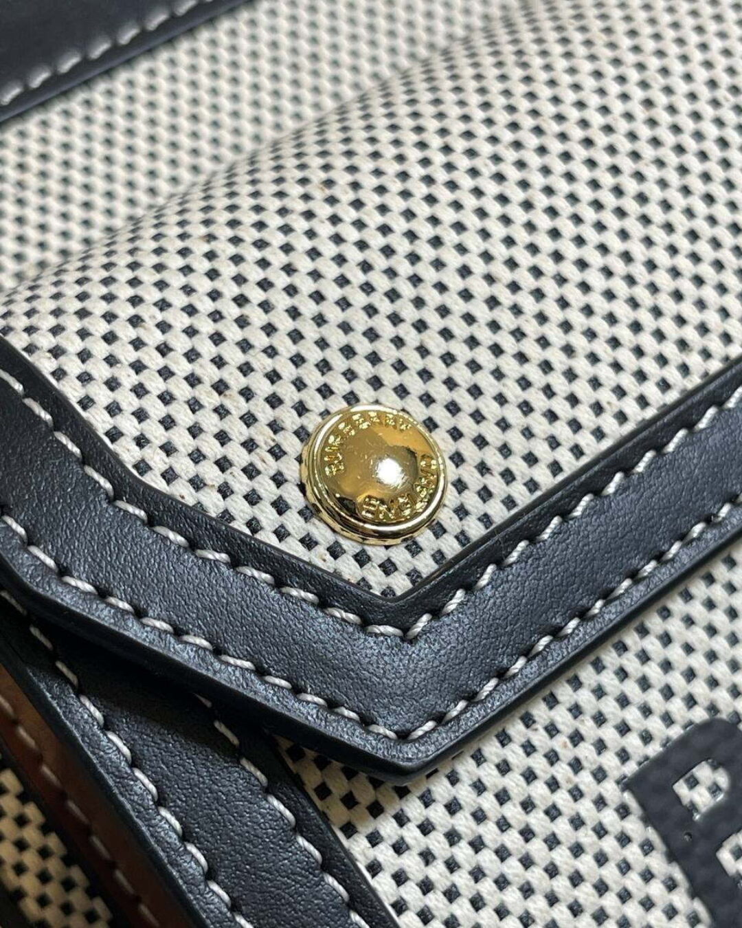 Сумка Burberry Pocket Back