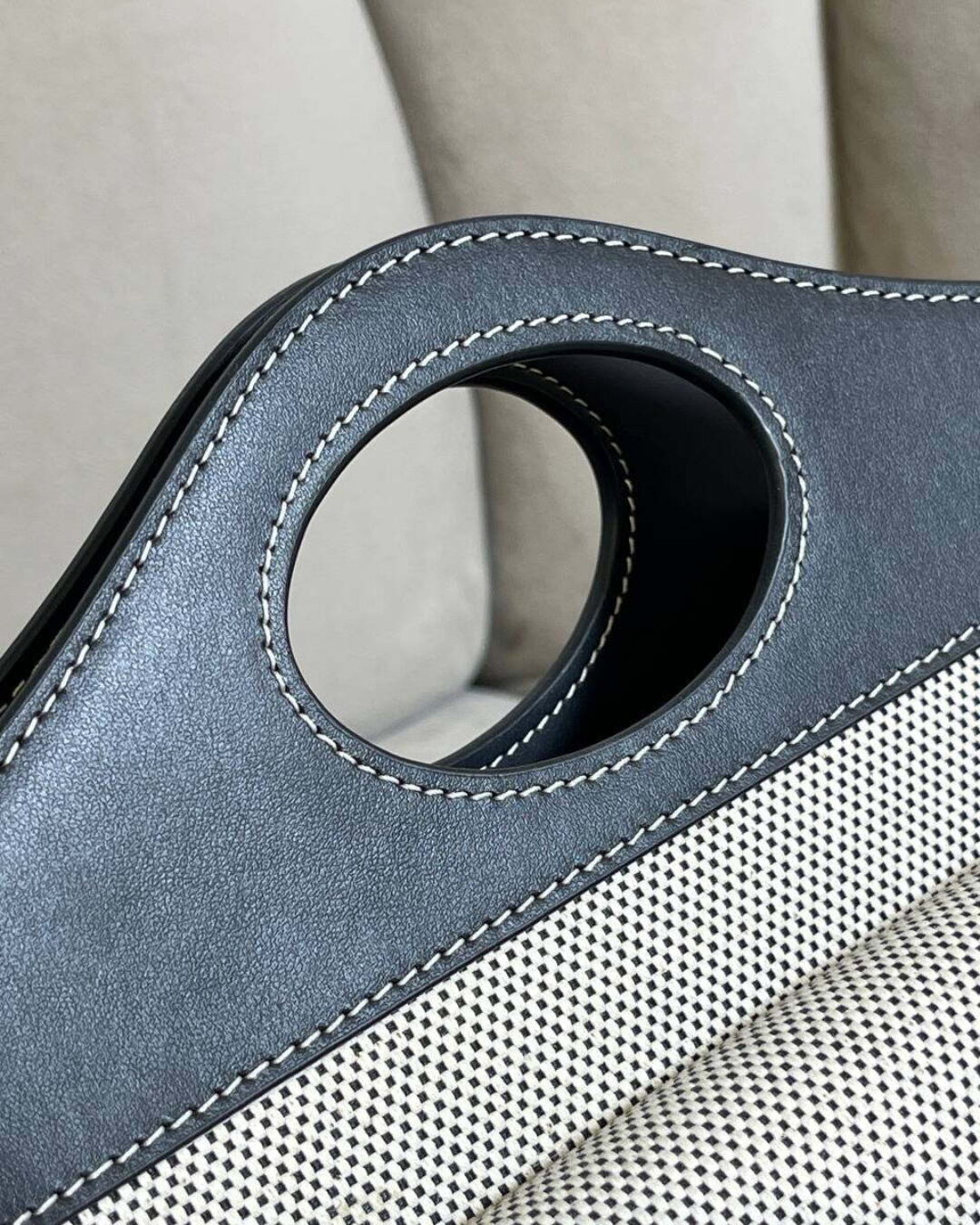 Сумка Burberry Pocket Back