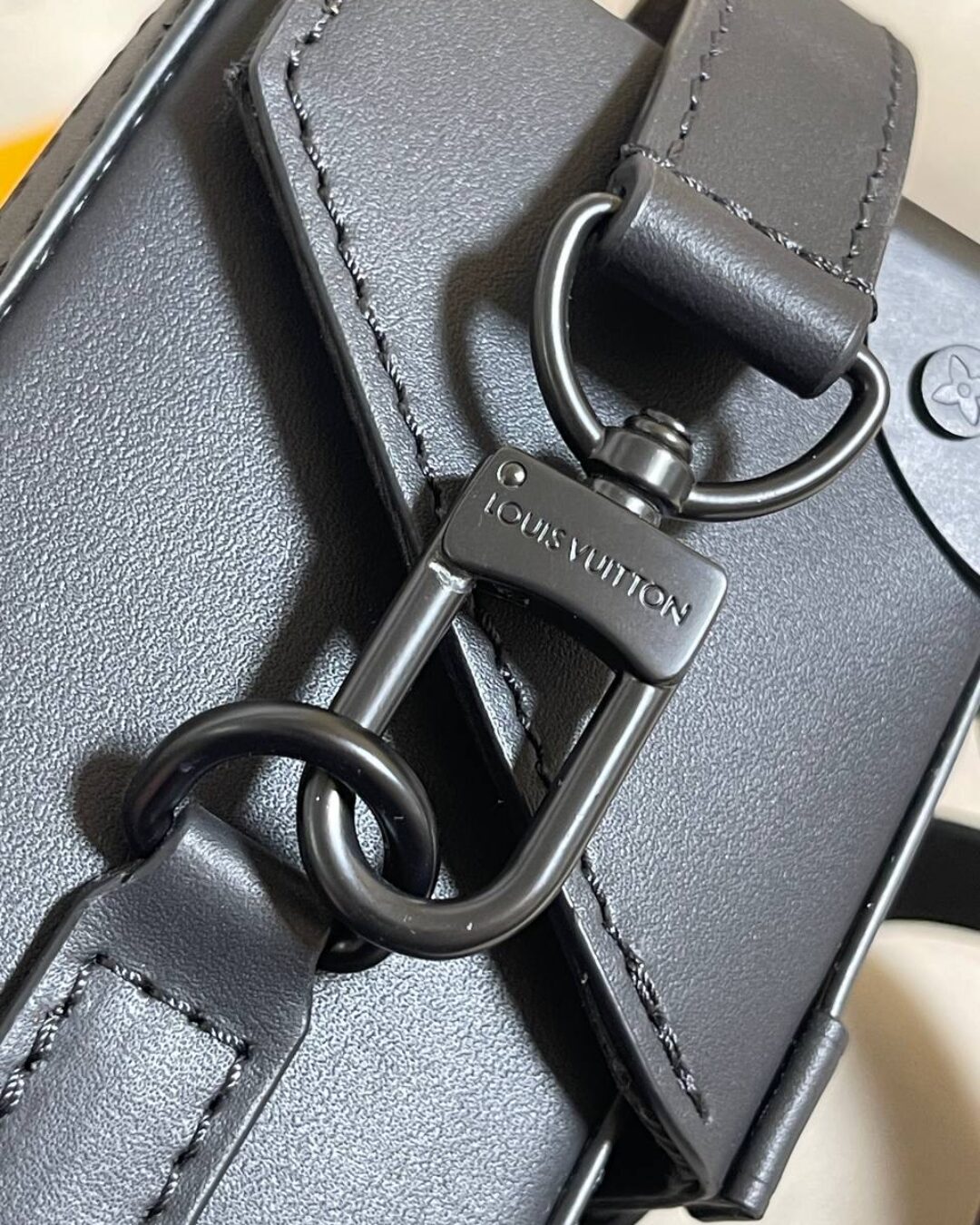 Сумка Louis Vuitton Vertical Trunck