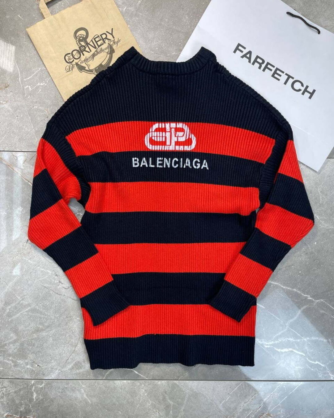 Свитер Balenciaga