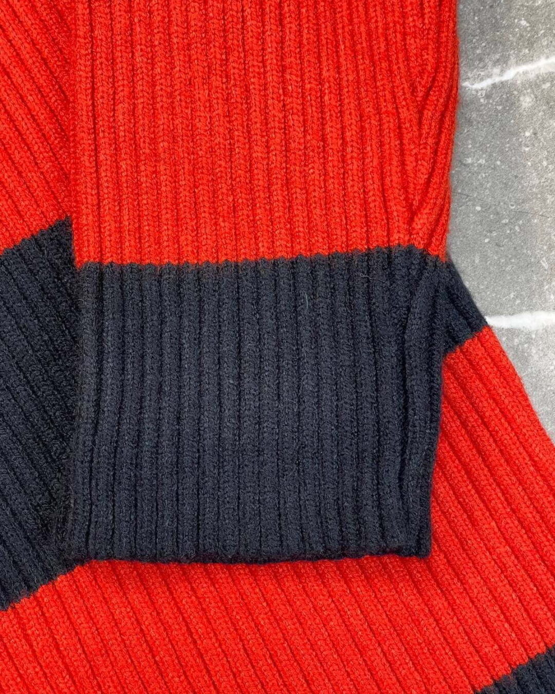 Свитер Balenciaga