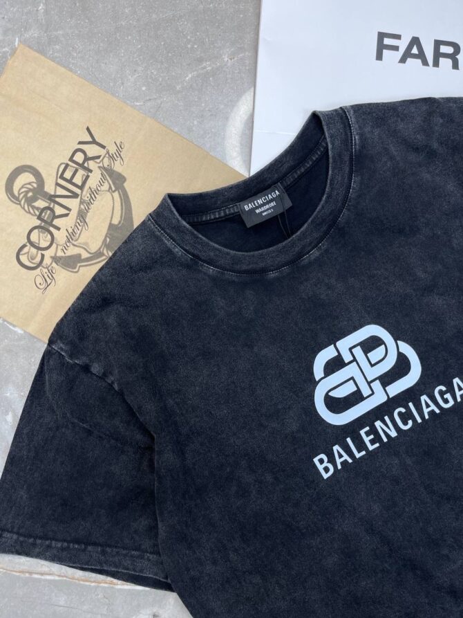 Футболка Balenciaga