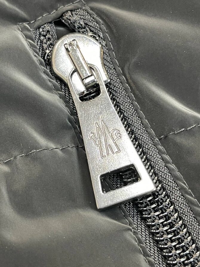 Пуховик Moncler