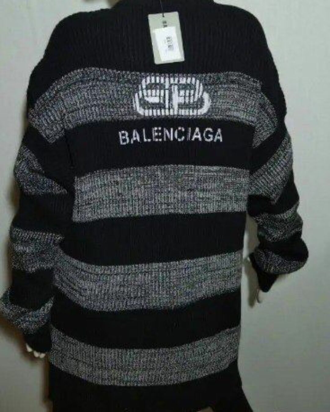Свитер Balenciaga