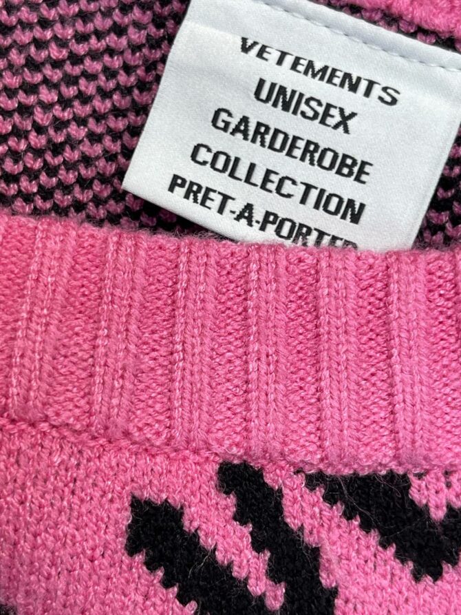 Свитер Vetements
