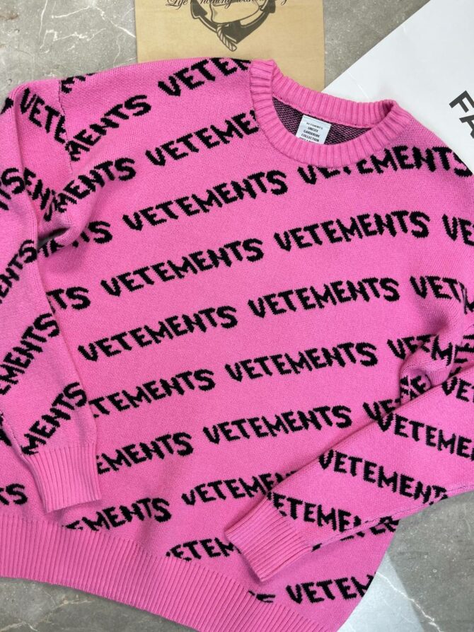Свитер Vetements