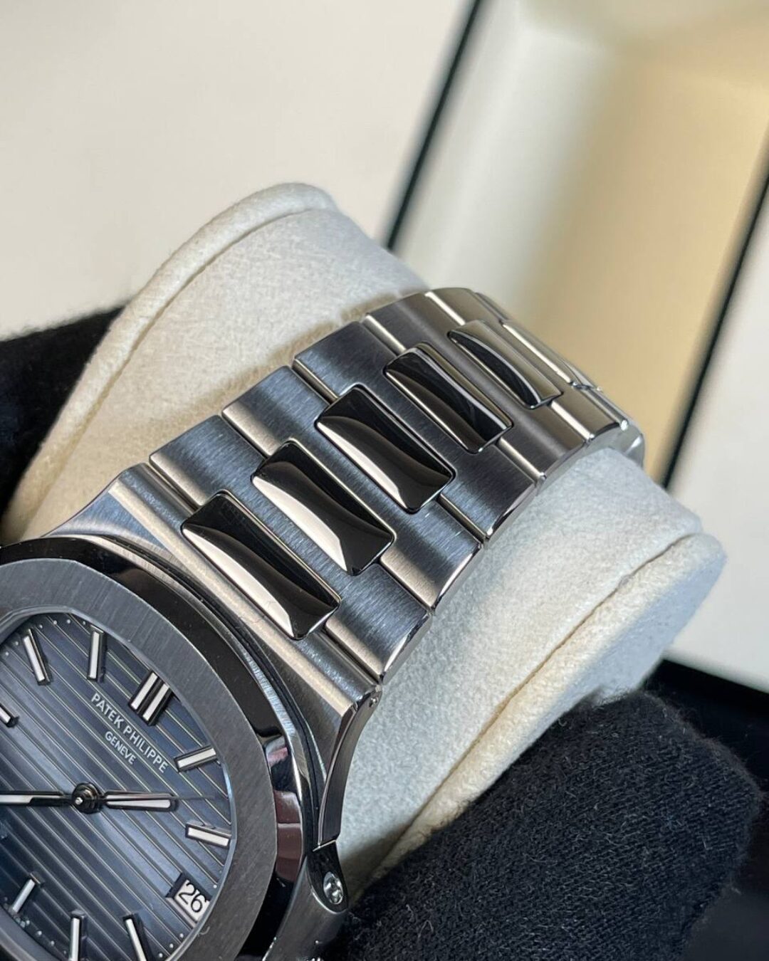 Часы Patek Philippe Nautilus