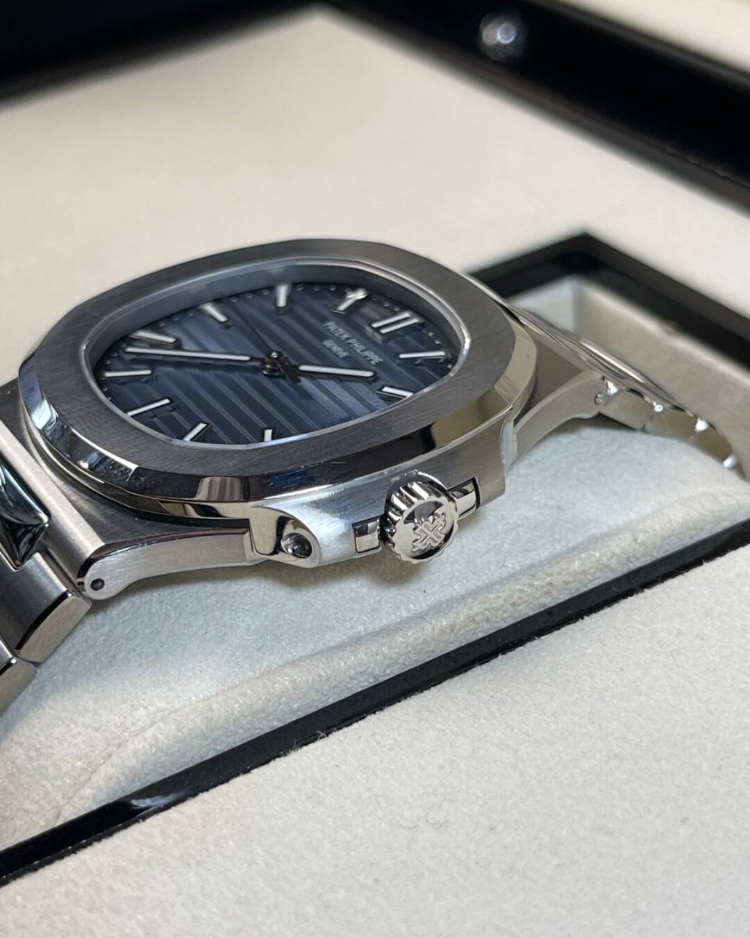 Часы Patek Philippe Nautilus