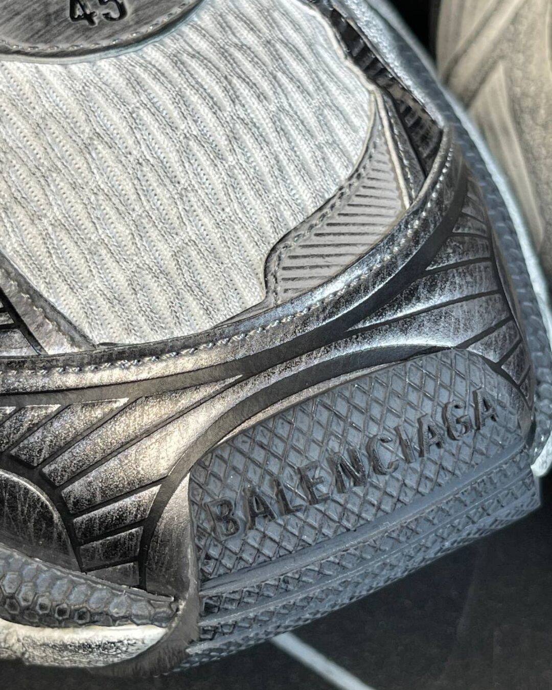 Кроссовки Balenciaga 3XL Sneaker Worn-Out - Grey — фото 7