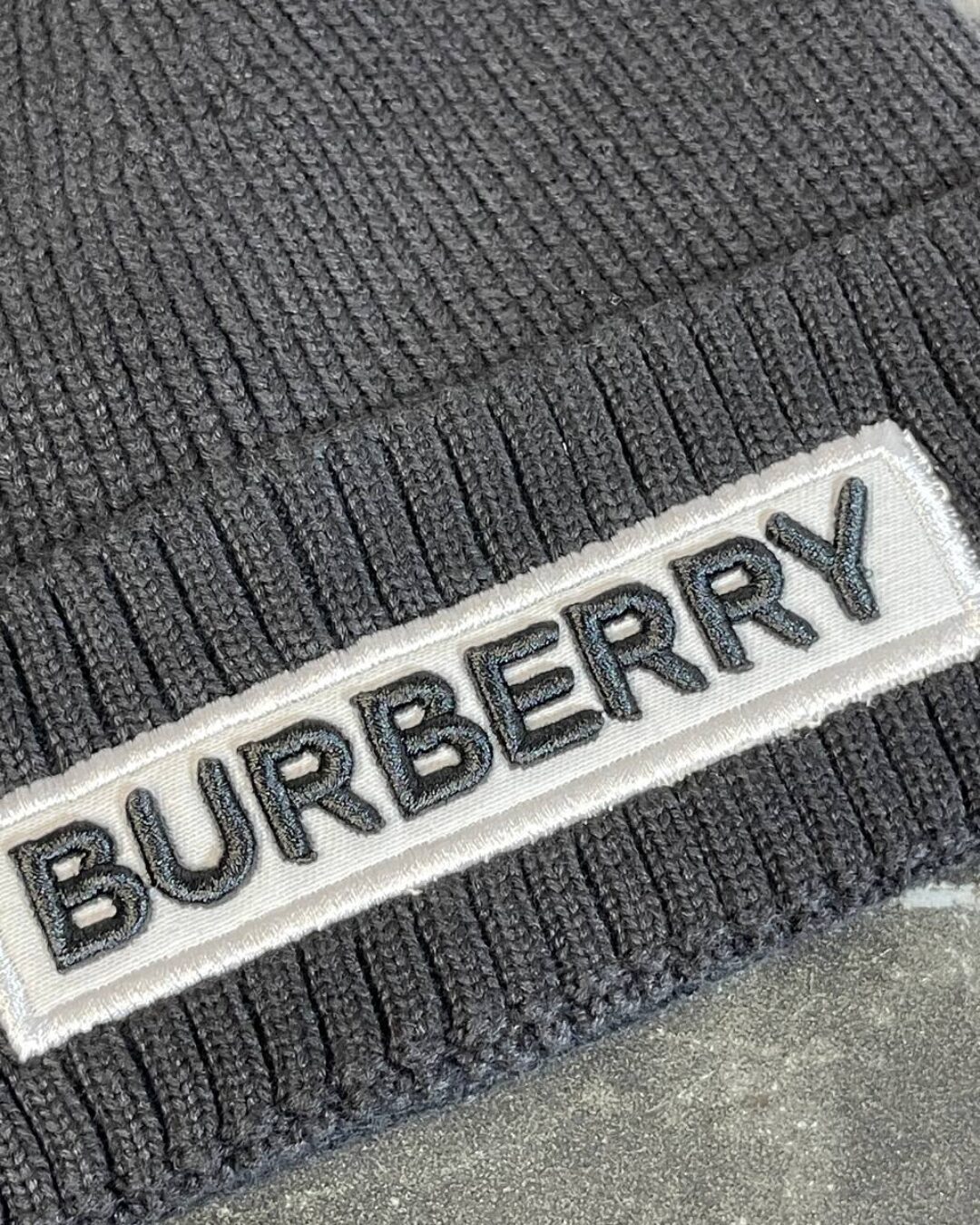Шапка Burberry