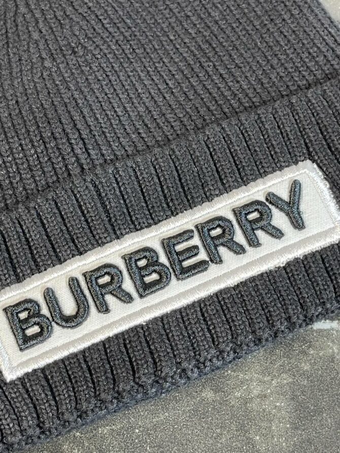 Шапка Burberry