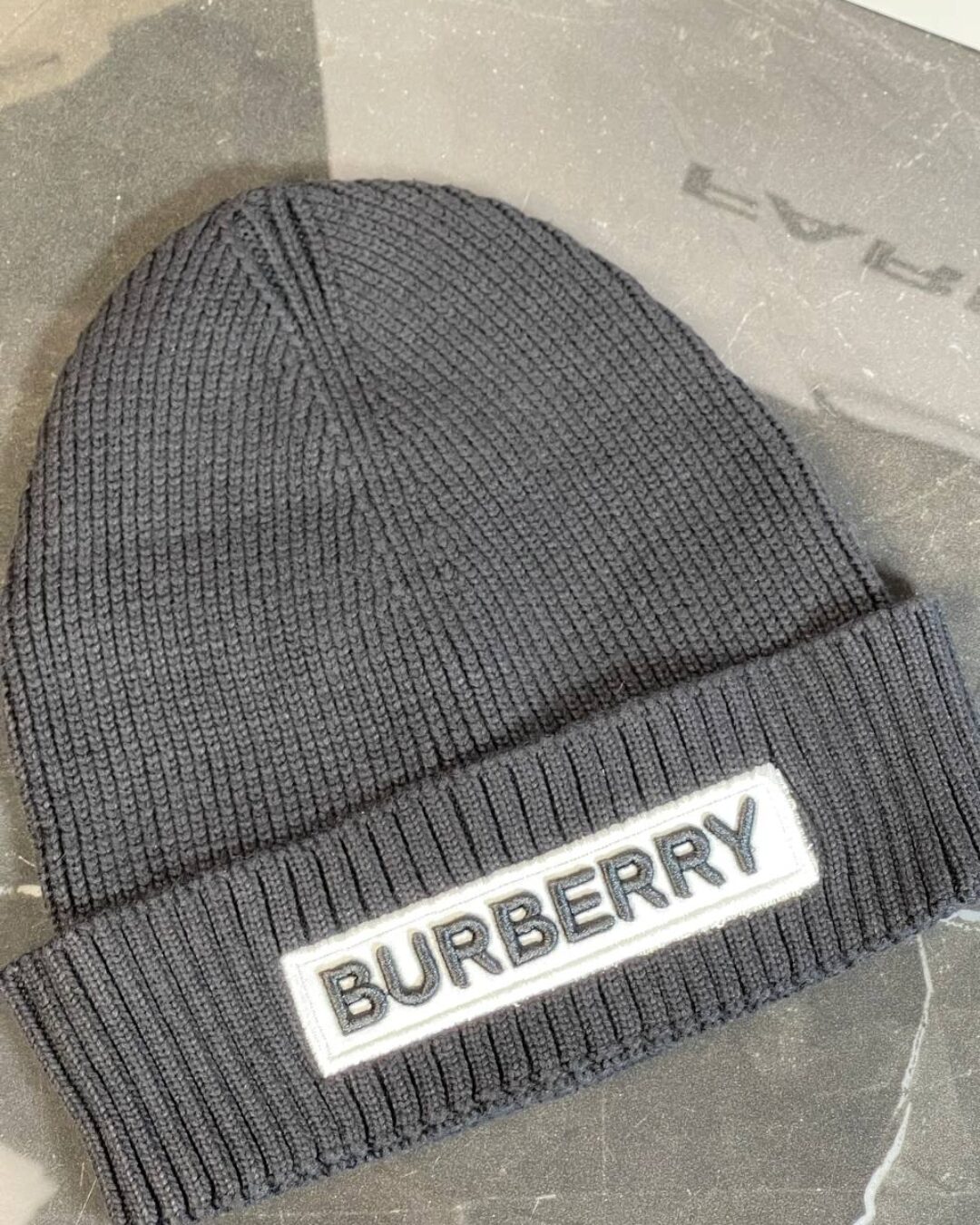 Шапка Burberry