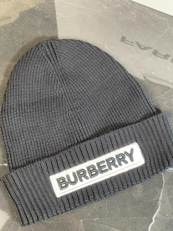 Шапка Burberry
