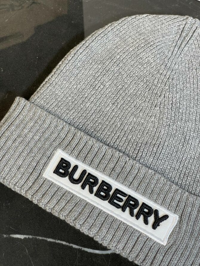 Шапка Burberry