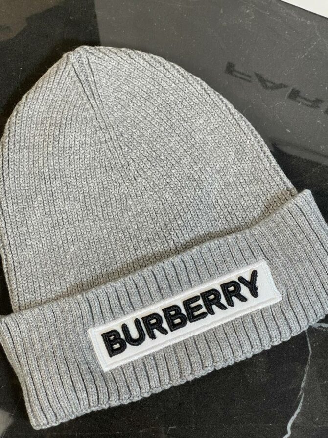 Шапка Burberry