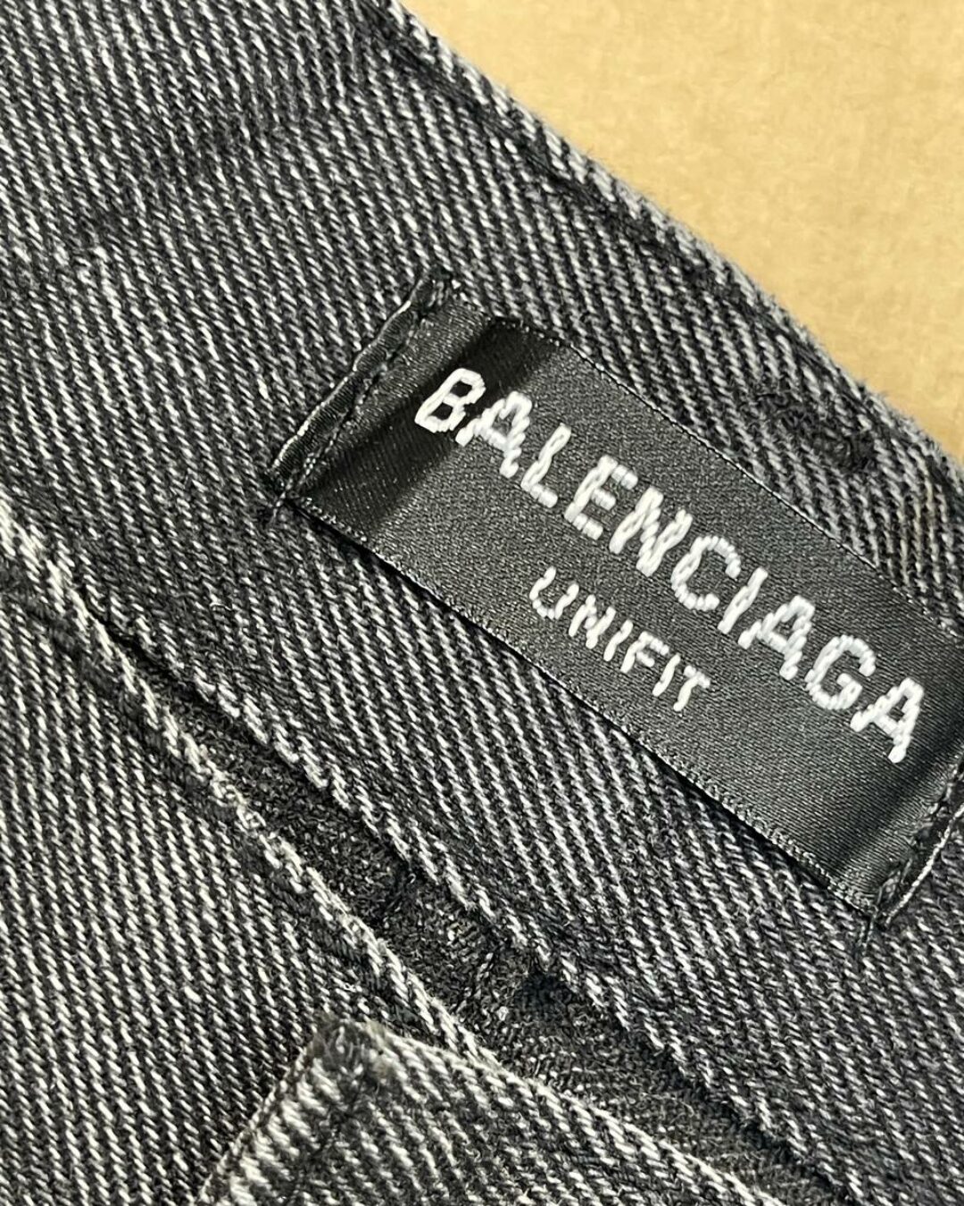 Джинсы Balenciaga