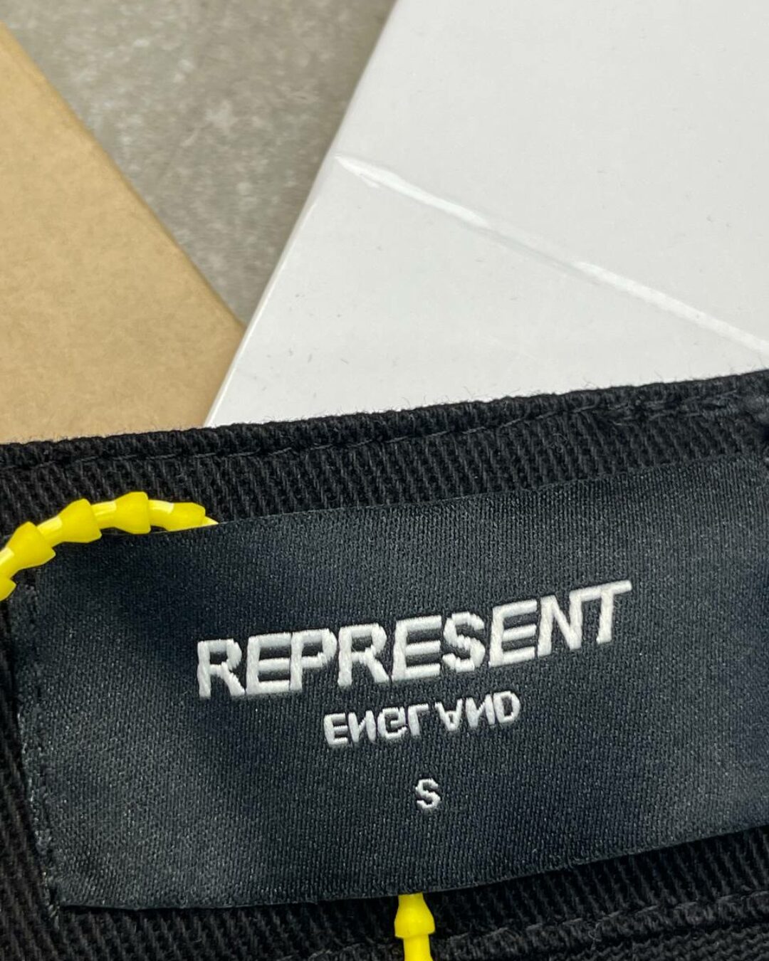 Штаны Represent