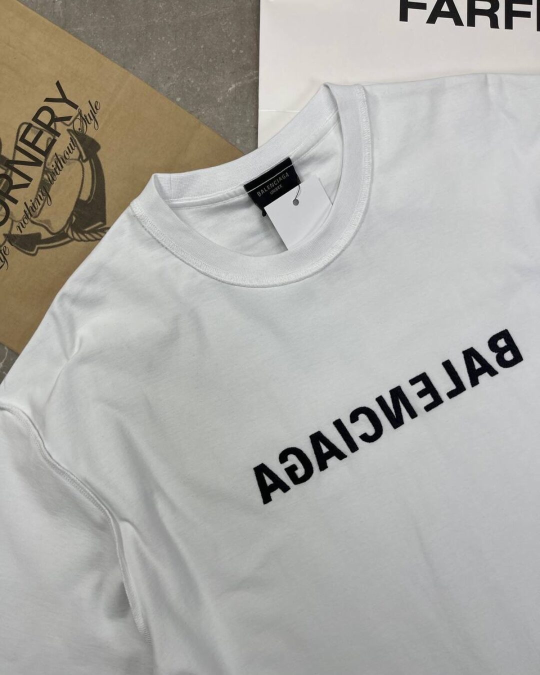 Футболка Balenciaga