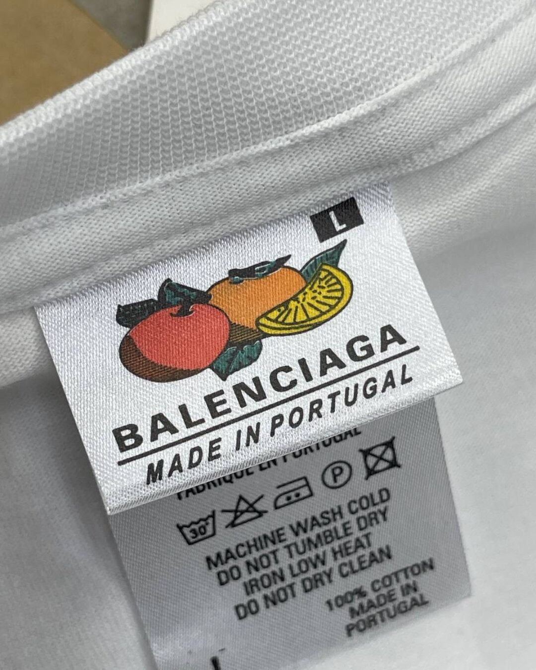 Футболка Balenciaga