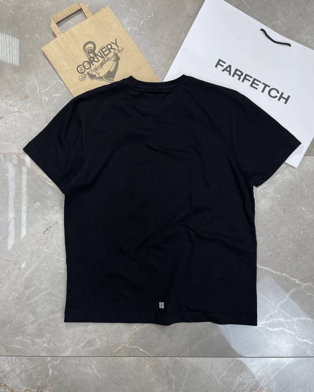 Футболка Givenchy