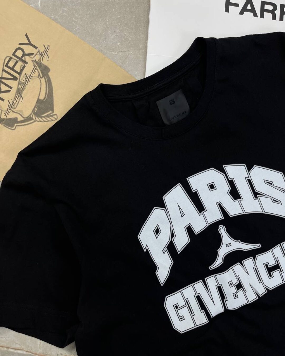 Футболка Givenchy