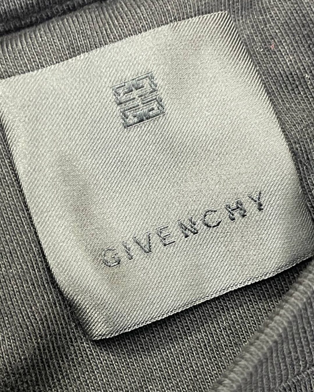 Футболка Givenchy