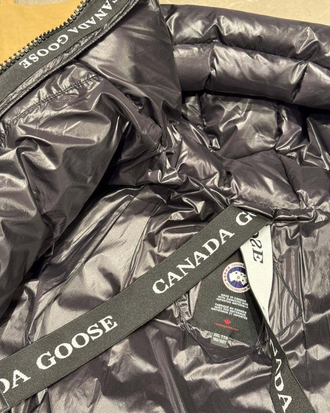 Пуховик Canada Goose
