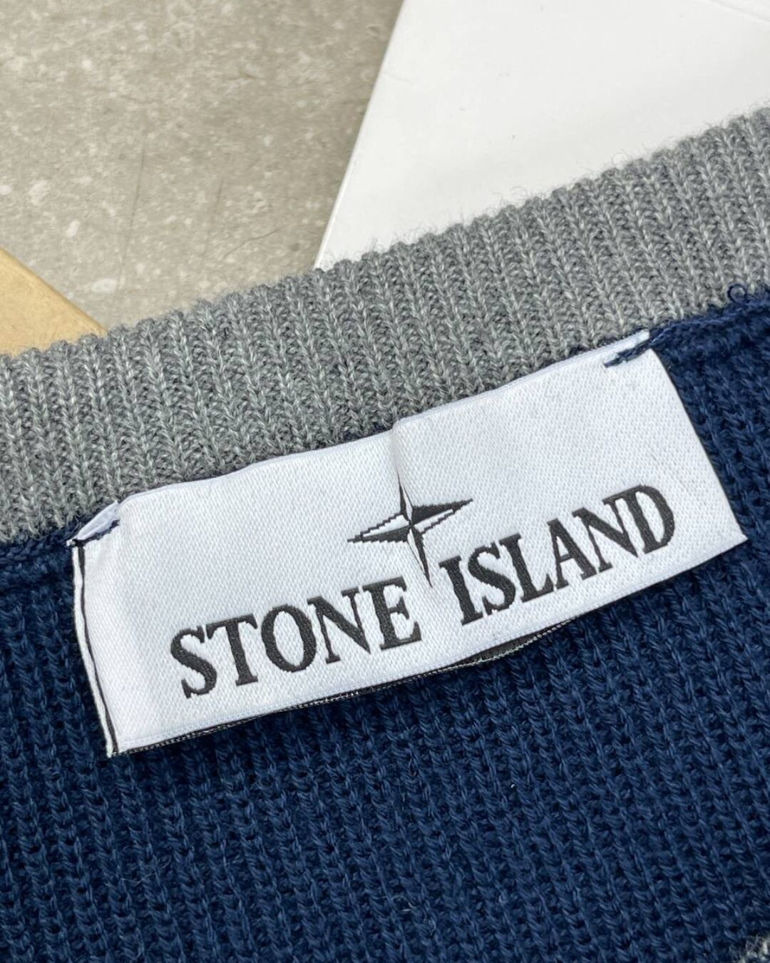 Свитер Stone Island